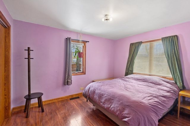 1811 Hartrey Avenue, Evanston, IL 60201