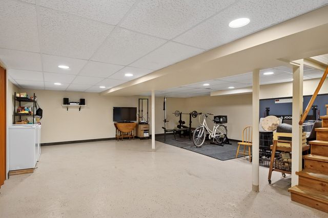 1811 Hartrey Avenue, Evanston, IL 60201