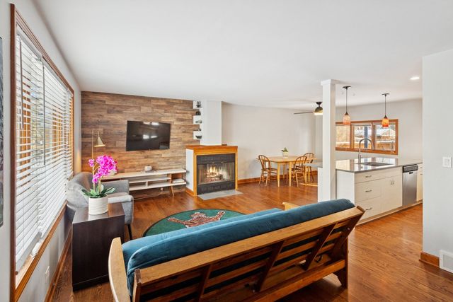 1811 Hartrey Avenue, Evanston, IL 60201