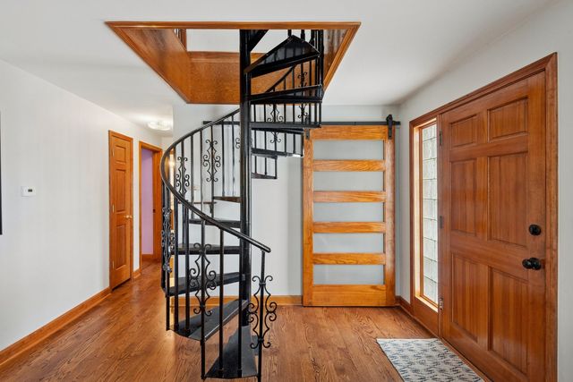 1811 Hartrey Avenue, Evanston, IL 60201