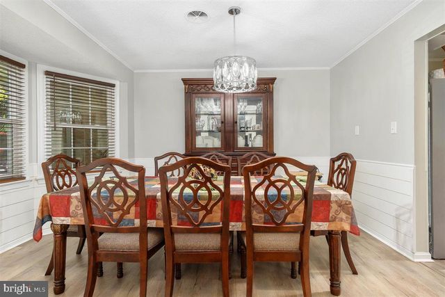 1618 EAGLE SCHOOL RD, Martinsburg, WV 25404