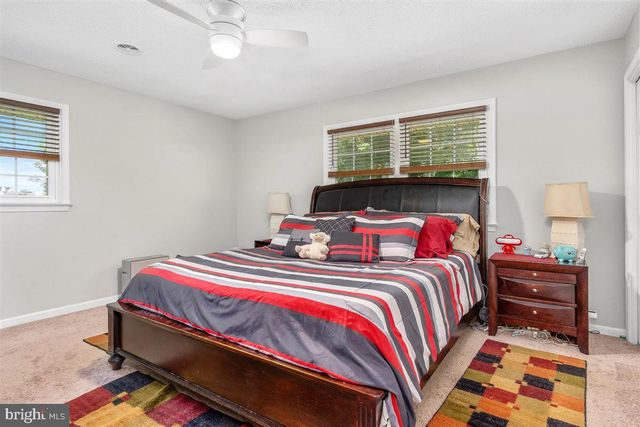 1618 EAGLE SCHOOL RD, Martinsburg, WV 25404