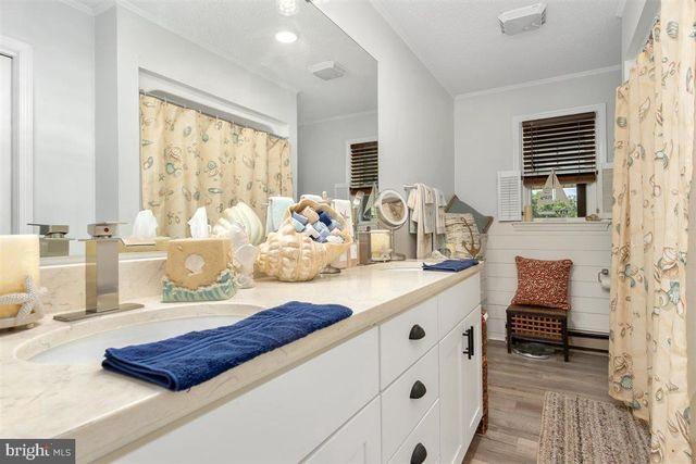 1618 EAGLE SCHOOL RD, Martinsburg, WV 25404