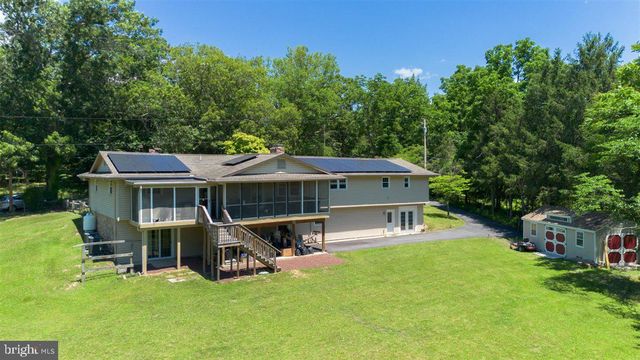 1618 EAGLE SCHOOL RD, Martinsburg, WV 25404