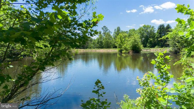 1618 EAGLE SCHOOL RD, Martinsburg, WV 25404