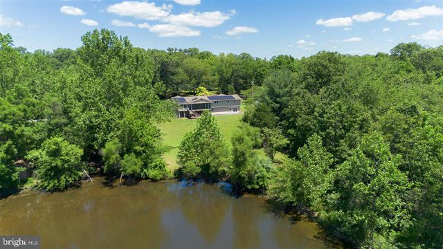 1618 EAGLE SCHOOL RD, Martinsburg, WV 25404