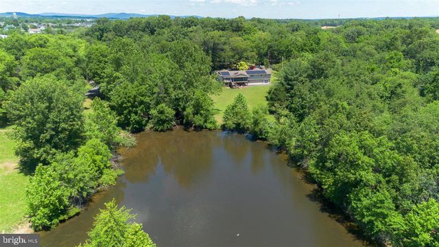1618 EAGLE SCHOOL RD, Martinsburg, WV 25404