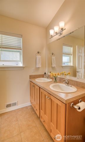 24 Duke Lane, Pacific Beach, WA 98571