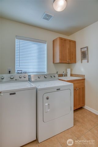 24 Duke Lane, Pacific Beach, WA 98571