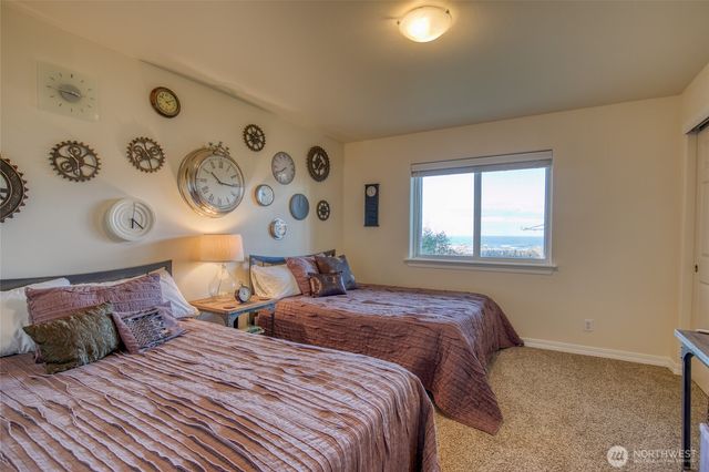 24 Duke Lane, Pacific Beach, WA 98571