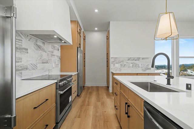 5112 S JORDAN Ln, Spokane, WA 99224