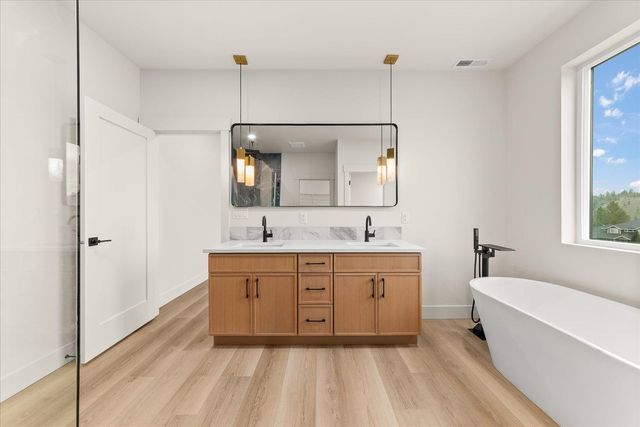 5112 S JORDAN Ln, Spokane, WA 99224