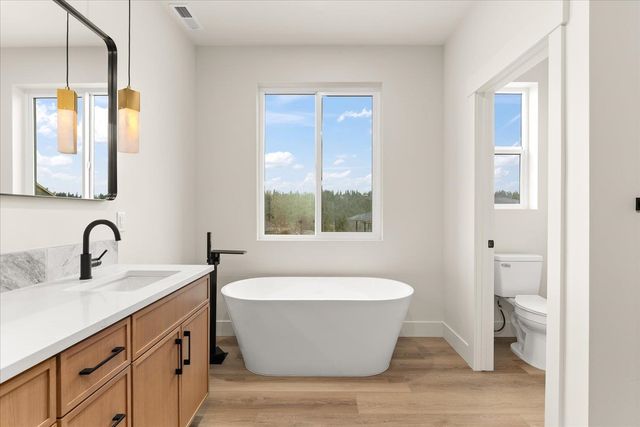 5112 S JORDAN Ln, Spokane, WA 99224