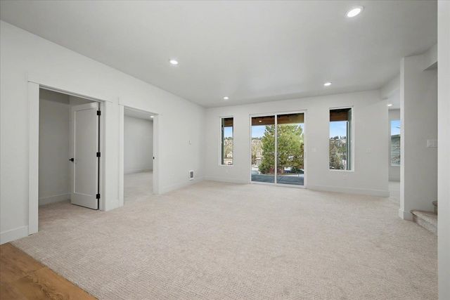 5112 S JORDAN Ln, Spokane, WA 99224