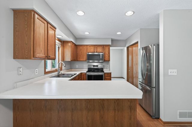 688 Eagle Ridge Road, Woodbury, MN 55125