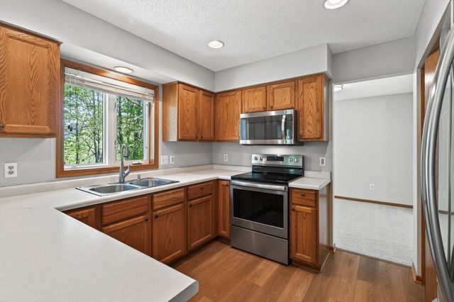 688 Eagle Ridge Road, Woodbury, MN 55125