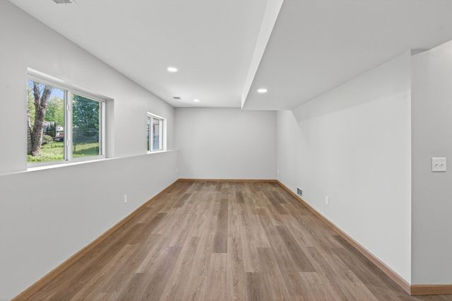 688 Eagle Ridge Road, Woodbury, MN 55125