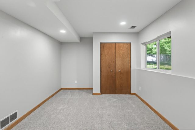 688 Eagle Ridge Road, Woodbury, MN 55125