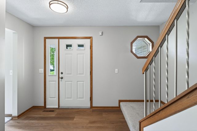 688 Eagle Ridge Road, Woodbury, MN 55125