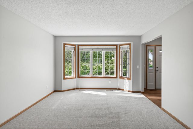 688 Eagle Ridge Road, Woodbury, MN 55125
