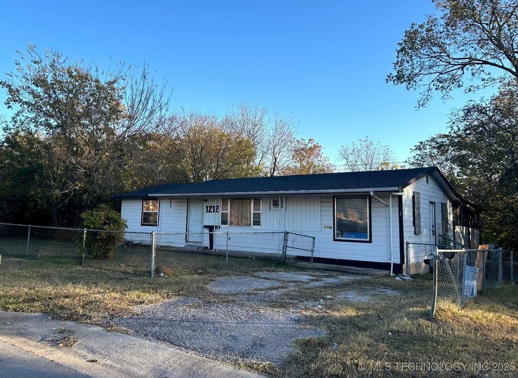 1212 Martin Luther King Boulevard, Ardmore, OK 73401