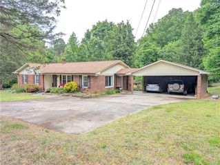 4909 Colonial Circle, Trinity, NC 27370