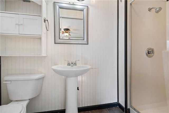 611 E 5th Avenue, Caney, KS 67333