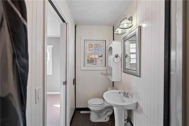 611 E 5th Avenue, Caney, KS 67333