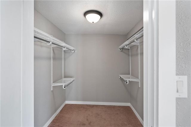 611 E 5th Avenue, Caney, KS 67333