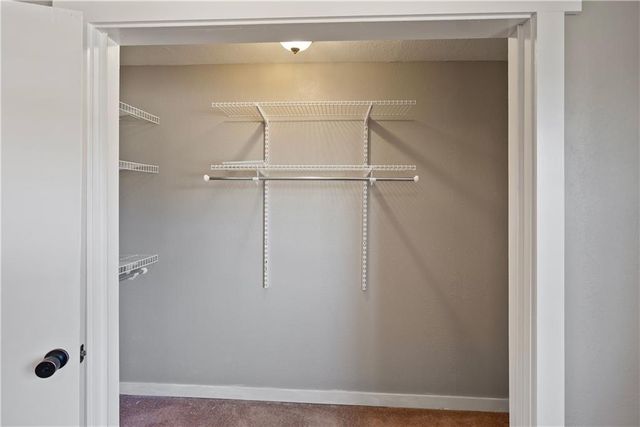 611 E 5th Avenue, Caney, KS 67333