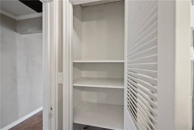 611 E 5th Avenue, Caney, KS 67333