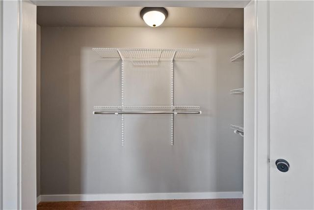 611 E 5th Avenue, Caney, KS 67333