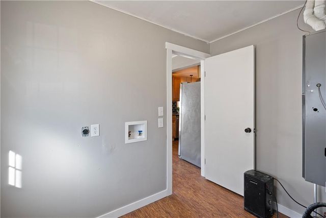 611 E 5th Avenue, Caney, KS 67333