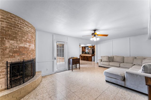 4325 Saint George Dr, Corpus Christi, TX 78413
