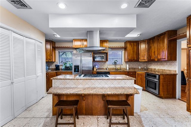 4325 Saint George Dr, Corpus Christi, TX 78413