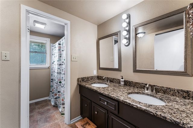 4325 Saint George Dr, Corpus Christi, TX 78413