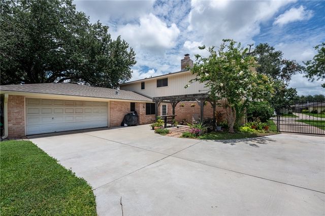 4325 Saint George Dr, Corpus Christi, TX 78413