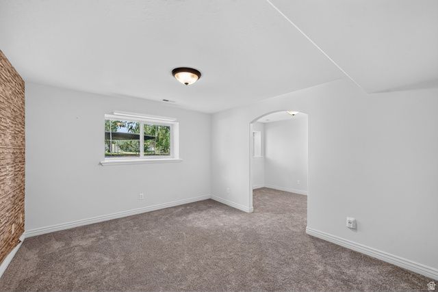3323 W 1680 N, Clinton, UT 84015