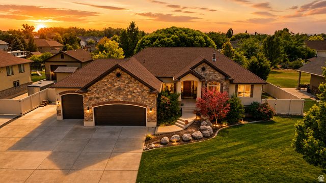 3323 W 1680 N, Clinton, UT 84015