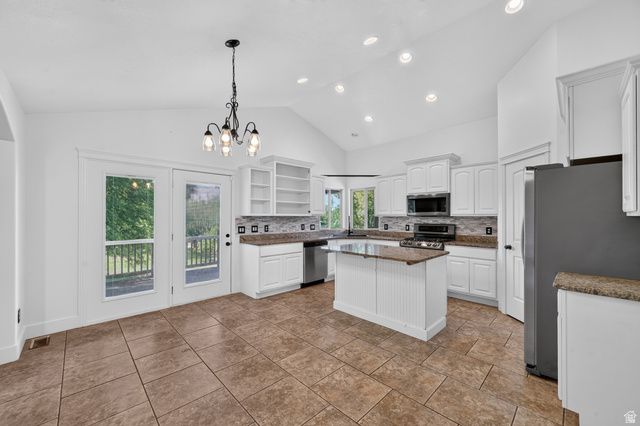 3323 W 1680 N, Clinton, UT 84015