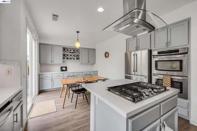 15632 Baypoint Ave, San Leandro, CA 94579