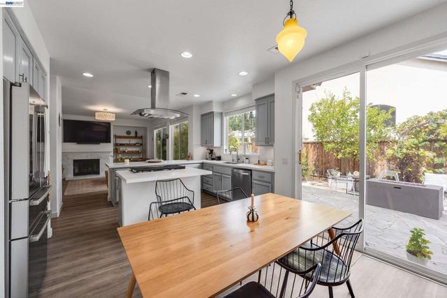 15632 Baypoint Ave, San Leandro, CA 94579