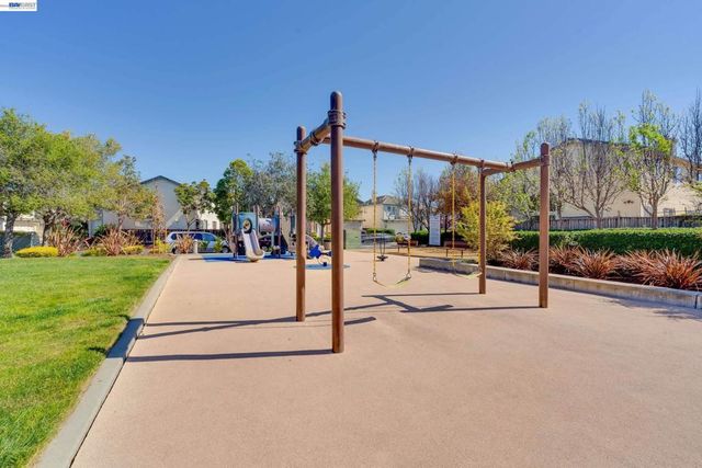 15632 Baypoint Ave, San Leandro, CA 94579