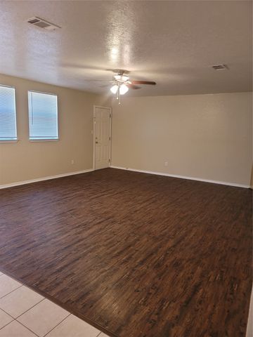 210 Bobbie Ann Court, Granbury, TX 76049