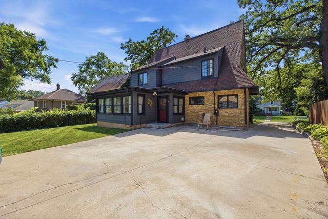 41 Hamilton Avenue, Elgin, IL 60123