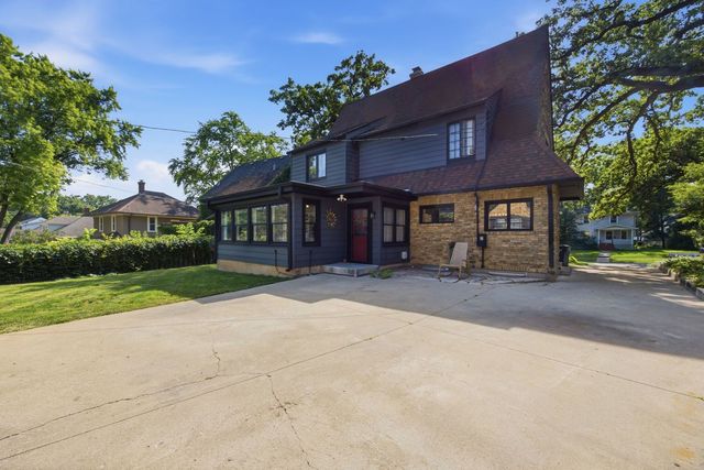 41 Hamilton Avenue, Elgin, IL 60123