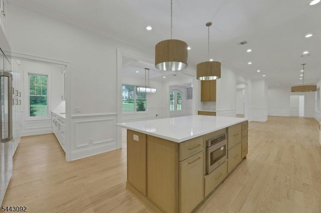 263 Arbor Rd, Franklin Lakes Boro, NJ 07417