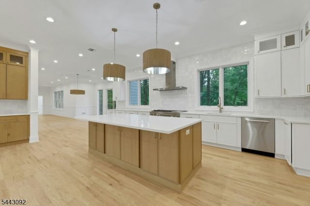 263 Arbor Rd, Franklin Lakes Boro, NJ 07417