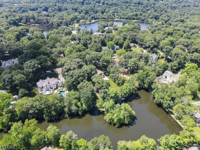 263 Arbor Rd, Franklin Lakes Boro, NJ 07417