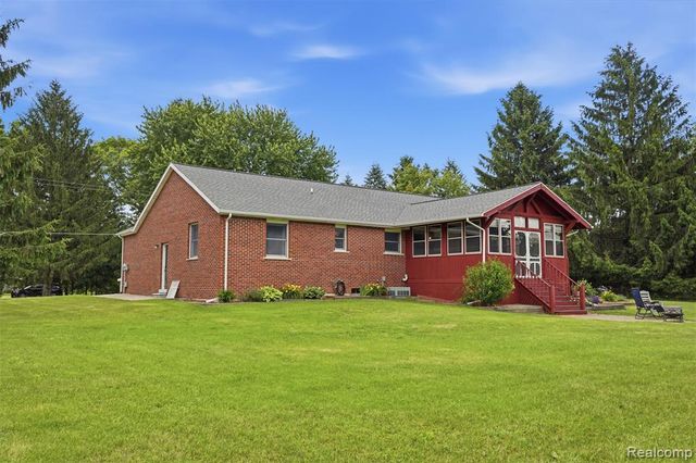 3843 Hooker Road, Pinckney, MI 48169